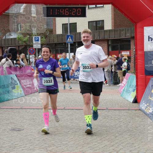 10.05.2026 - 8. Wedeler Halbmarathon Yannick Fuchs http://msf.ph/oto/9732010 10.05.2026 11:46:18 Ziel 172, 580, 605, 2032, 2033 meine-sportfotos.de