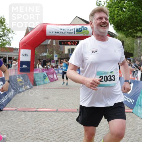 10.05.2026 - 8. Wedeler Halbmarathon Yannick Fuchs http://msf.ph/oto/9732060 10.05.2026 11:46:20 Ziel 158, 172, 605, 2032, 2033 meine-sportfotos.de