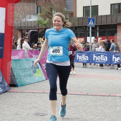 10.05.2026 - 8. Wedeler Halbmarathon Yannick Fuchs http://msf.ph/oto/9732076 10.05.2026 11:46:22 Ziel 158, 605, 2032, 2033 meine-sportfotos.de