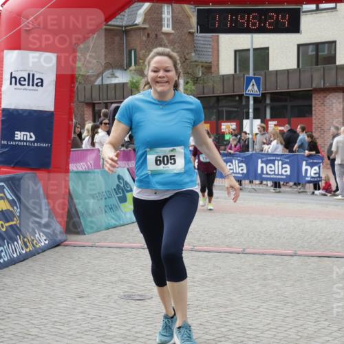 10.05.2026 - 8. Wedeler Halbmarathon Yannick Fuchs http://msf.ph/oto/9732085 10.05.2026 11:46:22 Ziel 158, 605, 2032, 2033 meine-sportfotos.de