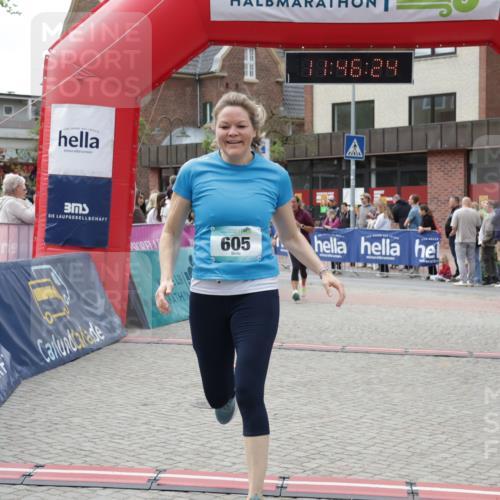 10.05.2026 - 8. Wedeler Halbmarathon Yannick Fuchs http://msf.ph/oto/9732088 10.05.2026 11:46:22 Ziel 158, 605, 2032, 2033 meine-sportfotos.de