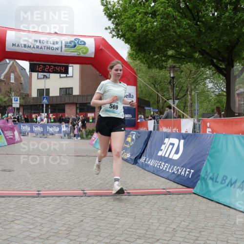 10.05.2026 - 8. Wedeler Halbmarathon Yannick Fuchs http://msf.ph/oto/9732118 10.05.2026 12:22:42 Ziel 569 meine-sportfotos.de