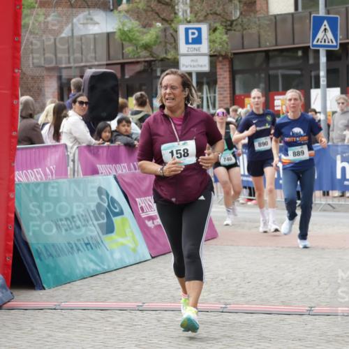 10.05.2026 - 8. Wedeler Halbmarathon Yannick Fuchs http://msf.ph/oto/9732125 10.05.2026 11:46:25 Ziel 158, 605, 740 meine-sportfotos.de