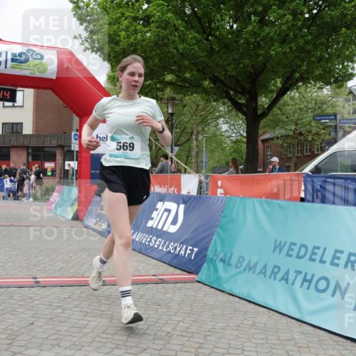 10.05.2026 - 8. Wedeler Halbmarathon Yannick Fuchs http://msf.ph/oto/9732128 10.05.2026 12:22:43 Ziel 569 meine-sportfotos.de