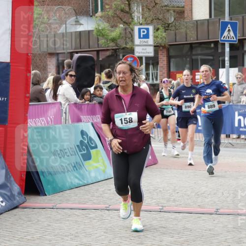 10.05.2026 - 8. Wedeler Halbmarathon Yannick Fuchs http://msf.ph/oto/9732130 10.05.2026 11:46:25 Ziel 158, 605, 740 meine-sportfotos.de