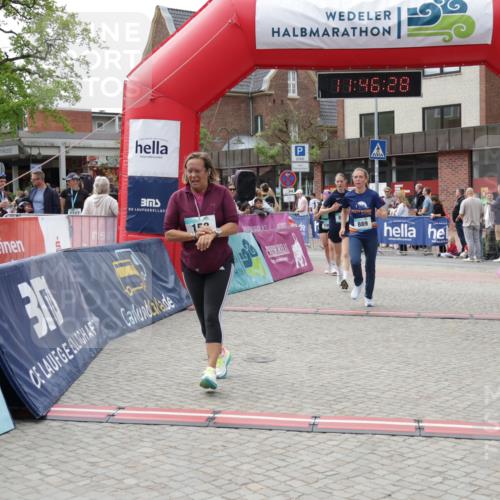 10.05.2026 - 8. Wedeler Halbmarathon Yannick Fuchs http://msf.ph/oto/9732170 10.05.2026 11:46:26 Ziel 158, 605, 740 meine-sportfotos.de
