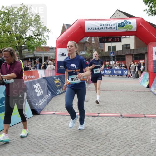 10.05.2026 - 8. Wedeler Halbmarathon Yannick Fuchs http://msf.ph/oto/9732208 10.05.2026 11:46:28 Ziel 158, 740 meine-sportfotos.de