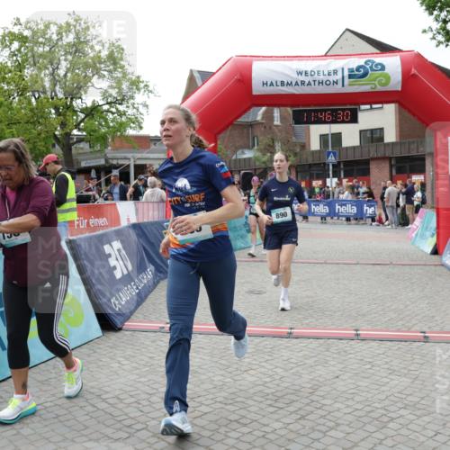 10.05.2026 - 8. Wedeler Halbmarathon Yannick Fuchs http://msf.ph/oto/9732214 10.05.2026 11:46:28 Ziel 158, 740 meine-sportfotos.de