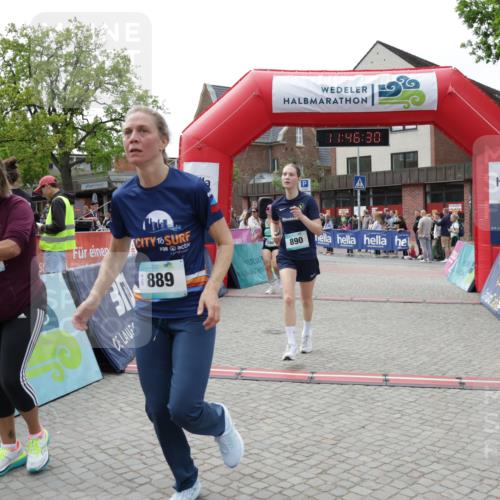 10.05.2026 - 8. Wedeler Halbmarathon Yannick Fuchs http://msf.ph/oto/9732219 10.05.2026 11:46:28 Ziel 158, 740 meine-sportfotos.de