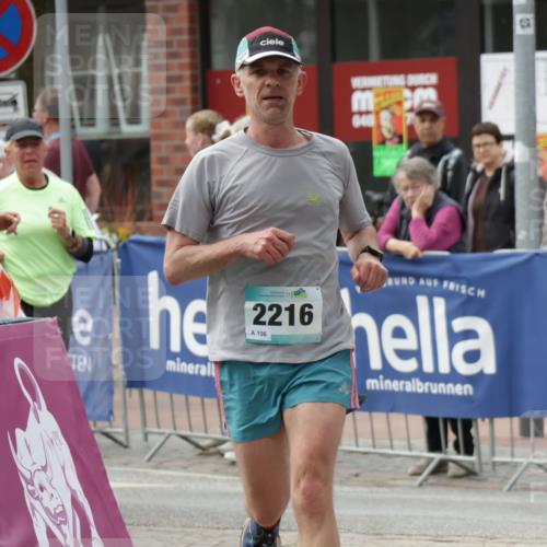 10.05.2026 - 8. Wedeler Halbmarathon Yannick Fuchs http://msf.ph/oto/9732253 10.05.2026 11:46:36 Ziel 719, 2216 meine-sportfotos.de