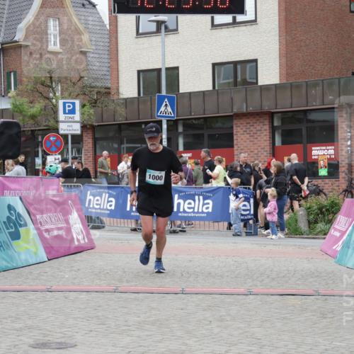 10.05.2026 - 8. Wedeler Halbmarathon Yannick Fuchs http://msf.ph/oto/9732268 10.05.2026 12:23:28 Ziel 1000 meine-sportfotos.de