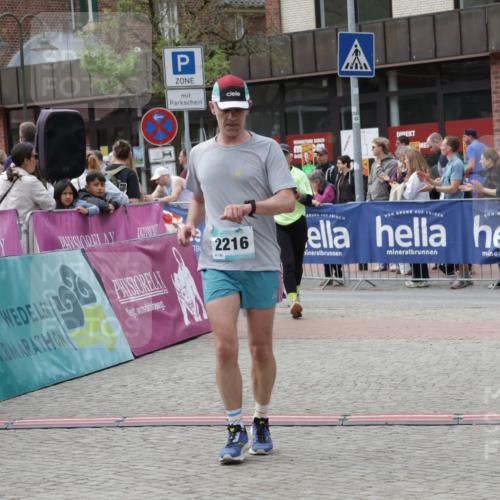10.05.2026 - 8. Wedeler Halbmarathon Yannick Fuchs http://msf.ph/oto/9732274 10.05.2026 11:46:37 Ziel 719, 721, 2216 meine-sportfotos.de