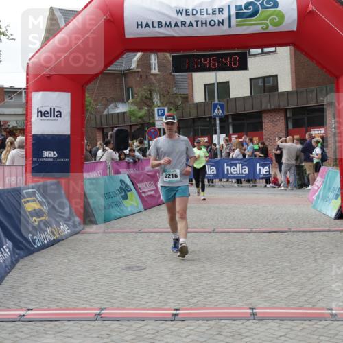 10.05.2026 - 8. Wedeler Halbmarathon Yannick Fuchs http://msf.ph/oto/9732277 10.05.2026 11:46:38 Ziel 719, 721, 954, 2216 meine-sportfotos.de