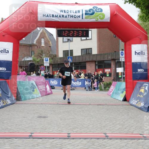10.05.2026 - 8. Wedeler Halbmarathon Yannick Fuchs http://msf.ph/oto/9732288 10.05.2026 12:23:29 Ziel 1000 meine-sportfotos.de