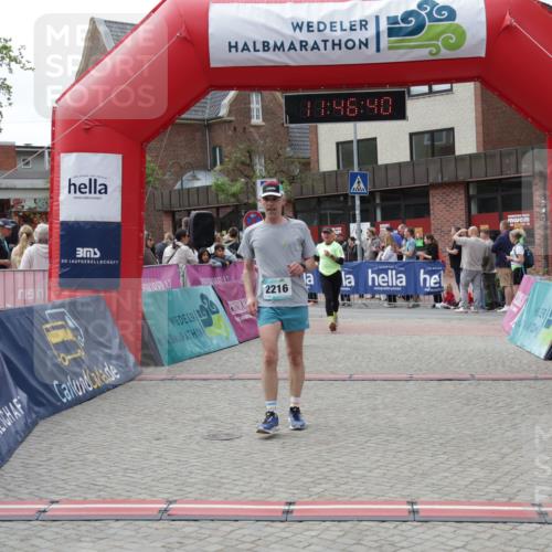 10.05.2026 - 8. Wedeler Halbmarathon Yannick Fuchs http://msf.ph/oto/9732290 10.05.2026 11:46:38 Ziel 719, 721, 954, 2216 meine-sportfotos.de