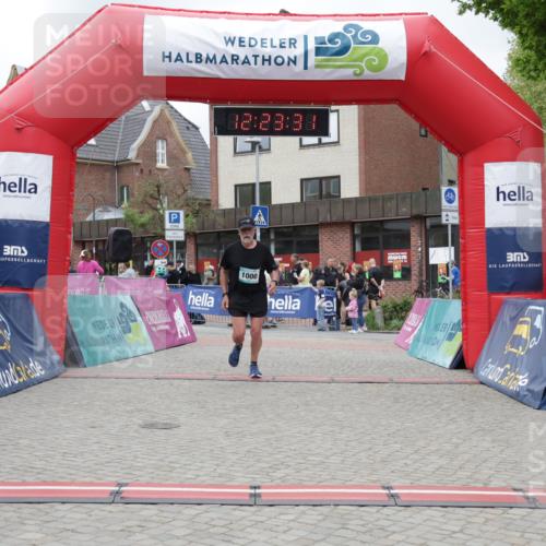 10.05.2026 - 8. Wedeler Halbmarathon Yannick Fuchs http://msf.ph/oto/9732292 10.05.2026 12:23:29 Ziel 1000 meine-sportfotos.de