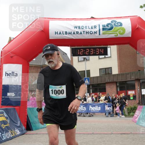 10.05.2026 - 8. Wedeler Halbmarathon Yannick Fuchs http://msf.ph/oto/9732306 10.05.2026 12:23:32 Ziel 1000 meine-sportfotos.de