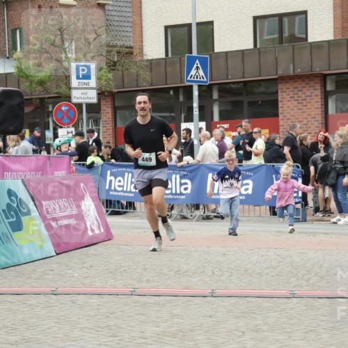 10.05.2026 - 8. Wedeler Halbmarathon Yannick Fuchs http://msf.ph/oto/9732342 10.05.2026 12:23:41 Ziel 449 meine-sportfotos.de