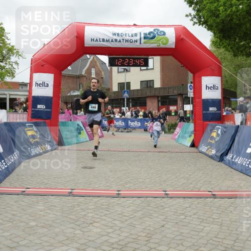 10.05.2026 - 8. Wedeler Halbmarathon Yannick Fuchs http://msf.ph/oto/9732387 10.05.2026 12:23:43 Ziel 181, 449 meine-sportfotos.de