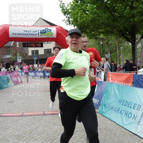 10.05.2026 - 8. Wedeler Halbmarathon Yannick Fuchs http://msf.ph/oto/9732392 10.05.2026 11:46:44 Ziel 719, 721, 831, 945, 954 meine-sportfotos.de