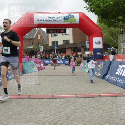 10.05.2026 - 8. Wedeler Halbmarathon Yannick Fuchs http://msf.ph/oto/9732418 10.05.2026 12:23:44 Ziel 181, 449 meine-sportfotos.de
