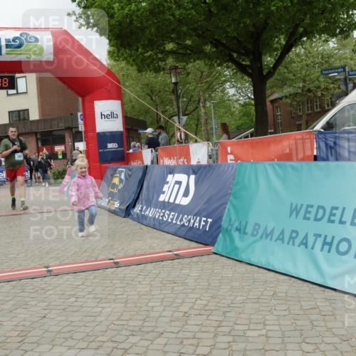 10.05.2026 - 8. Wedeler Halbmarathon Yannick Fuchs http://msf.ph/oto/9732463 10.05.2026 12:23:46 Ziel 181, 449 meine-sportfotos.de