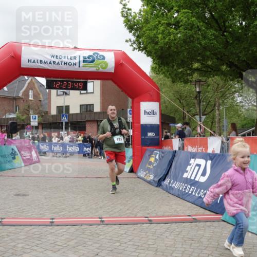 10.05.2026 - 8. Wedeler Halbmarathon Yannick Fuchs http://msf.ph/oto/9732482 10.05.2026 12:23:47 Ziel 181, 449 meine-sportfotos.de
