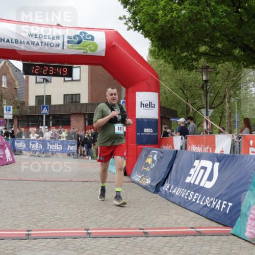 10.05.2026 - 8. Wedeler Halbmarathon Yannick Fuchs http://msf.ph/oto/9732487 10.05.2026 12:23:47 Ziel 181, 449 meine-sportfotos.de
