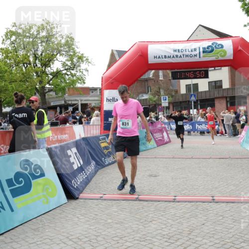 10.05.2026 - 8. Wedeler Halbmarathon Yannick Fuchs http://msf.ph/oto/9732488 10.05.2026 11:46:49 Ziel 831, 914, 945, 2237 meine-sportfotos.de