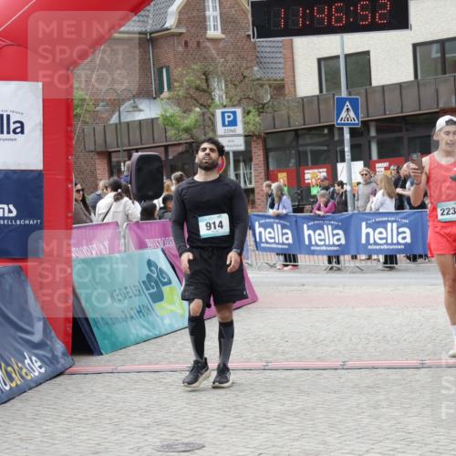 10.05.2026 - 8. Wedeler Halbmarathon Yannick Fuchs http://msf.ph/oto/9732511 10.05.2026 11:46:50 Ziel 831, 914, 2237 meine-sportfotos.de
