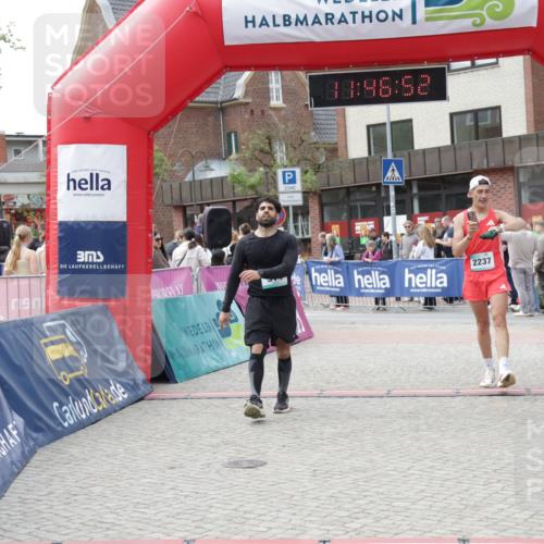 10.05.2026 - 8. Wedeler Halbmarathon Yannick Fuchs http://msf.ph/oto/9732516 10.05.2026 11:46:51 Ziel 831, 914, 2237 meine-sportfotos.de