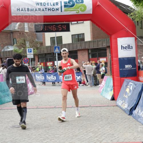 10.05.2026 - 8. Wedeler Halbmarathon Yannick Fuchs http://msf.ph/oto/9732536 10.05.2026 11:46:52 Ziel 831, 914, 2237 meine-sportfotos.de