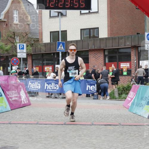 10.05.2026 - 8. Wedeler Halbmarathon Yannick Fuchs http://msf.ph/oto/9732541 10.05.2026 12:23:53 Ziel 748 meine-sportfotos.de