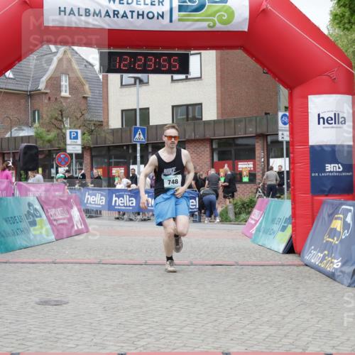 10.05.2026 - 8. Wedeler Halbmarathon Yannick Fuchs http://msf.ph/oto/9732551 10.05.2026 12:23:53 Ziel 748 meine-sportfotos.de