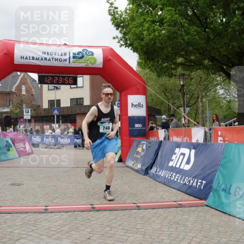 10.05.2026 - 8. Wedeler Halbmarathon Yannick Fuchs http://msf.ph/oto/9732570 10.05.2026 12:23:54 Ziel 748 meine-sportfotos.de