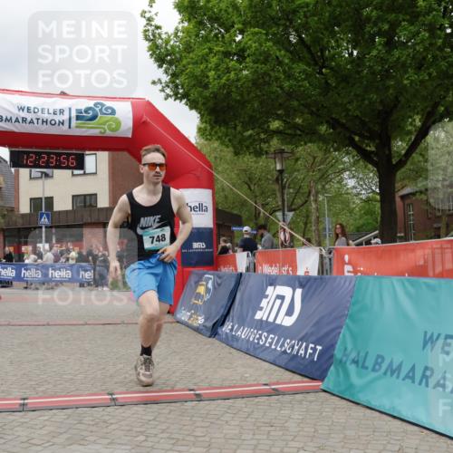 10.05.2026 - 8. Wedeler Halbmarathon Yannick Fuchs http://msf.ph/oto/9732574 10.05.2026 12:23:54 Ziel 748 meine-sportfotos.de