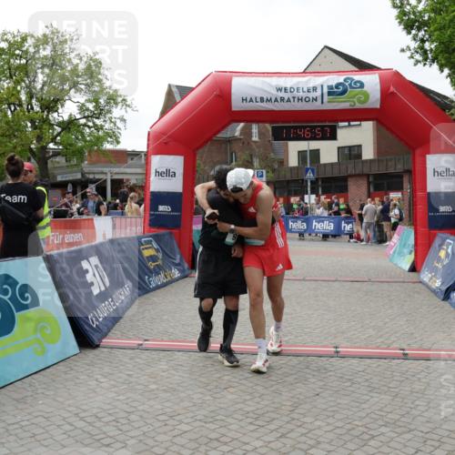 10.05.2026 - 8. Wedeler Halbmarathon Yannick Fuchs http://msf.ph/oto/9732590 10.05.2026 11:46:55 Ziel 761, 914, 2237 meine-sportfotos.de