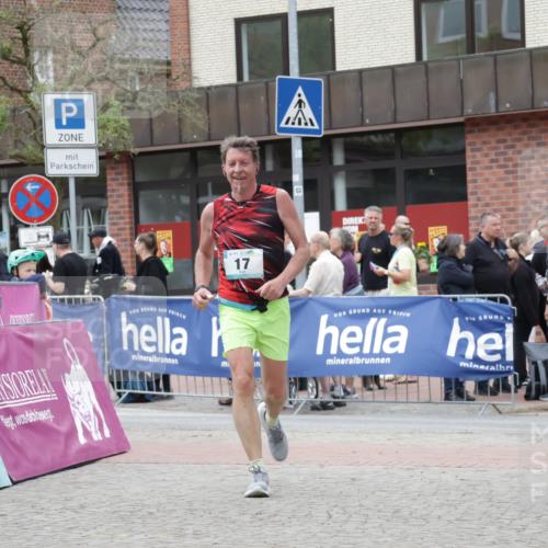 10.05.2026 - 8. Wedeler Halbmarathon Yannick Fuchs http://msf.ph/oto/9732591 10.05.2026 12:24:19 Ziel 17 meine-sportfotos.de