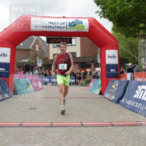 10.05.2026 - 8. Wedeler Halbmarathon Yannick Fuchs http://msf.ph/oto/9732612 10.05.2026 12:24:21 Ziel 17 meine-sportfotos.de