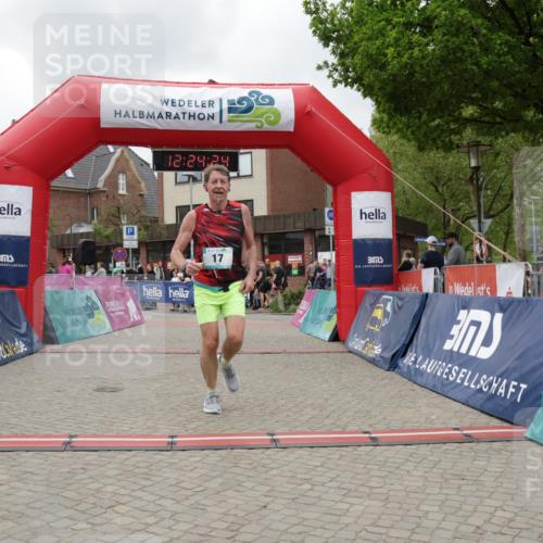 10.05.2026 - 8. Wedeler Halbmarathon Yannick Fuchs http://msf.ph/oto/9732616 10.05.2026 12:24:22 Ziel 17 meine-sportfotos.de