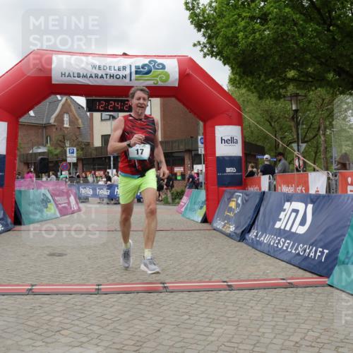 10.05.2026 - 8. Wedeler Halbmarathon Yannick Fuchs http://msf.ph/oto/9732619 10.05.2026 12:24:22 Ziel 17 meine-sportfotos.de
