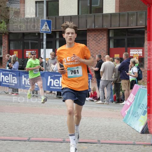 10.05.2026 - 8. Wedeler Halbmarathon Yannick Fuchs http://msf.ph/oto/9732633 10.05.2026 11:46:59 Ziel 761, 1056 meine-sportfotos.de