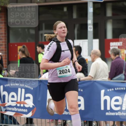 10.05.2026 - 8. Wedeler Halbmarathon Yannick Fuchs http://msf.ph/oto/9732640 10.05.2026 12:24:58 Ziel 2024 meine-sportfotos.de