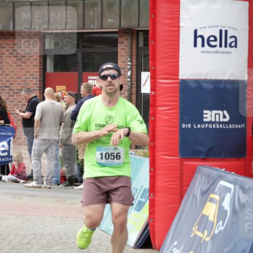 10.05.2026 - 8. Wedeler Halbmarathon Yannick Fuchs http://msf.ph/oto/9732650 10.05.2026 11:47:01 Ziel 761, 1056 meine-sportfotos.de