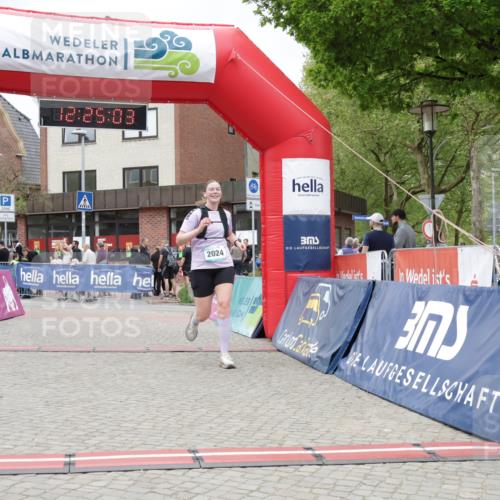 10.05.2026 - 8. Wedeler Halbmarathon Yannick Fuchs http://msf.ph/oto/9732653 10.05.2026 12:25:01 Ziel 2024 meine-sportfotos.de