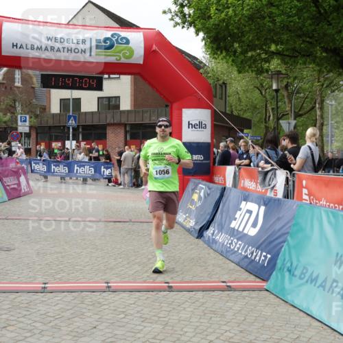 10.05.2026 - 8. Wedeler Halbmarathon Yannick Fuchs http://msf.ph/oto/9732663 10.05.2026 11:47:02 Ziel 761, 1056 meine-sportfotos.de