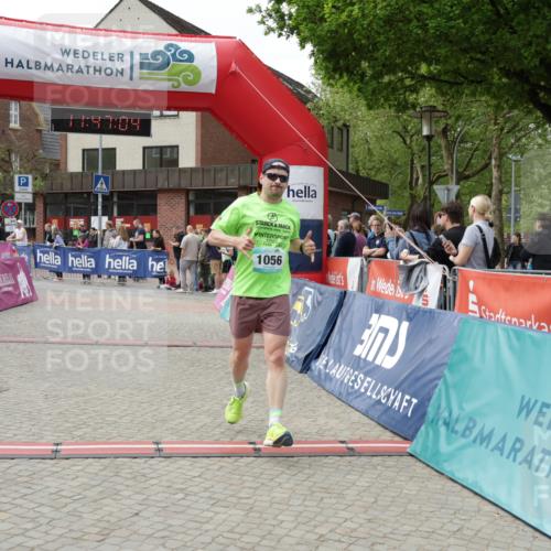 10.05.2026 - 8. Wedeler Halbmarathon Yannick Fuchs http://msf.ph/oto/9732668 10.05.2026 11:47:03 Ziel 761, 1056 meine-sportfotos.de