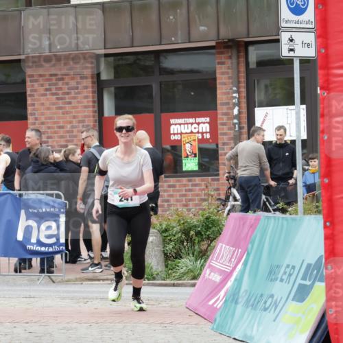 10.05.2026 - 8. Wedeler Halbmarathon Yannick Fuchs http://msf.ph/oto/9732671 10.05.2026 12:25:10 Ziel 241 meine-sportfotos.de