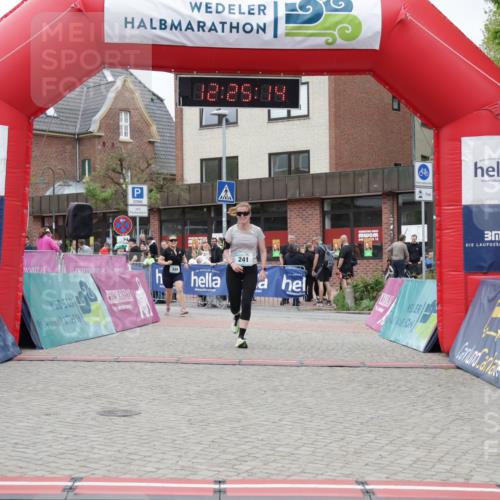 10.05.2026 - 8. Wedeler Halbmarathon Yannick Fuchs http://msf.ph/oto/9732686 10.05.2026 12:25:12 Ziel 241, 349 meine-sportfotos.de