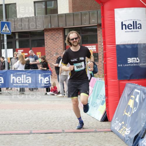 10.05.2026 - 8. Wedeler Halbmarathon Yannick Fuchs http://msf.ph/oto/9732691 10.05.2026 11:47:08 Ziel 853, 966 meine-sportfotos.de